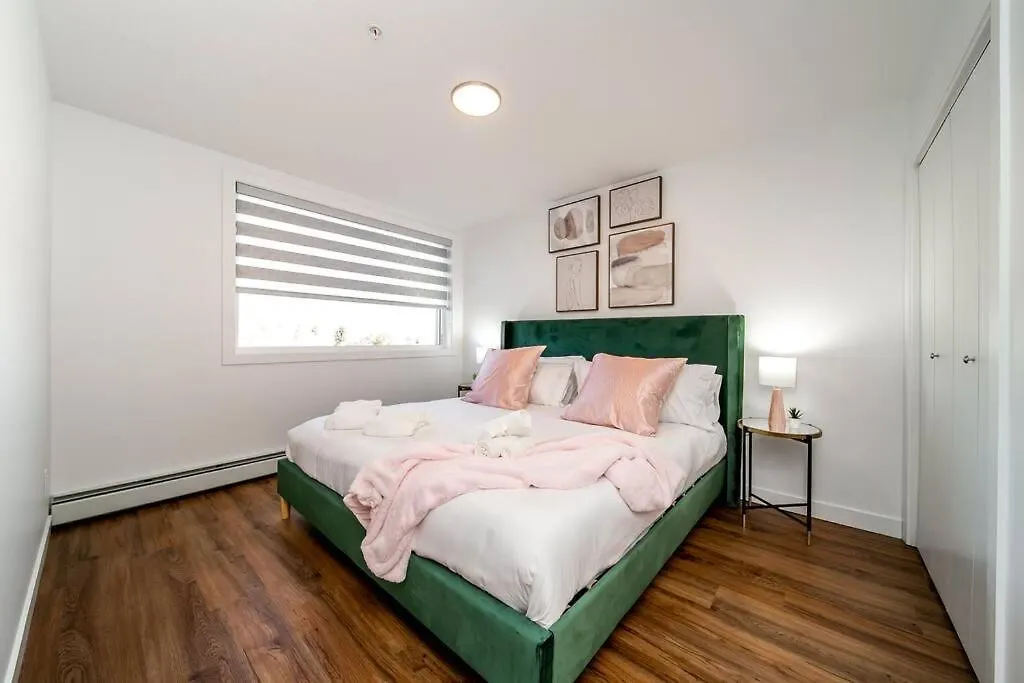 Apartment Exotic,Lush,Rainforest,Cr,Suite,King,U/G,Wifi Edmonton