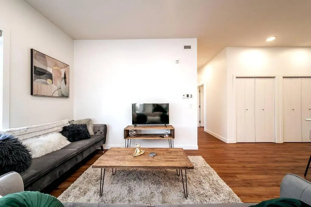 Apartment Exotic,Lush,Rainforest,Cr,Suite,King,U/G,Wifi Edmonton Kanada