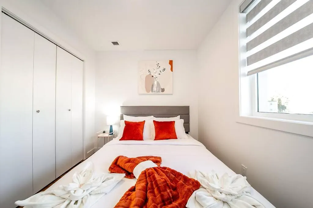 Exotic,Lush,Rainforest,Cr,Suite,King,U/G,Wifi Edmonton 0*,  Canada
